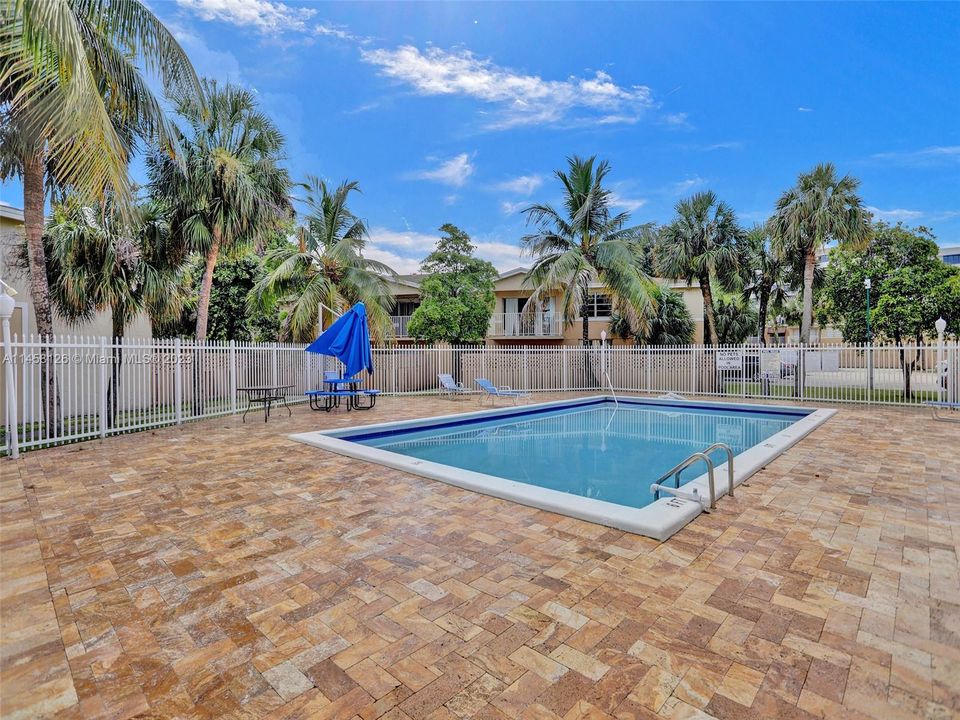 Recently Rented: $2,650 (2 beds, 2 baths, 1060 Square Feet)