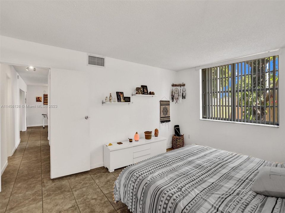 Recently Rented: $2,650 (2 beds, 2 baths, 1060 Square Feet)