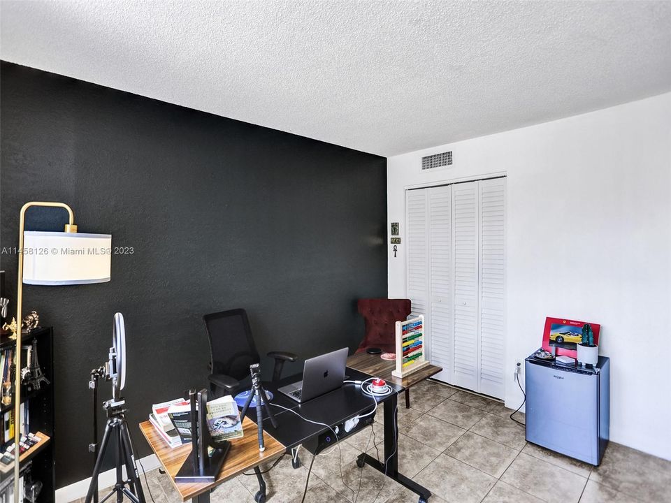 Recently Rented: $2,650 (2 beds, 2 baths, 1060 Square Feet)