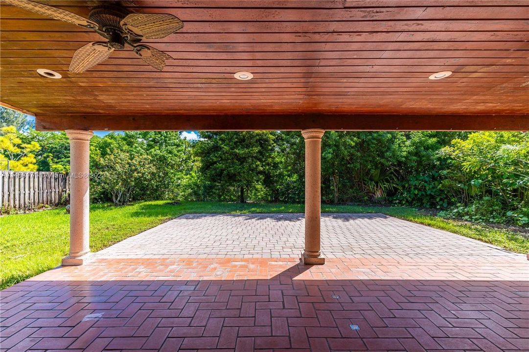 Recently Sold: $705,000 (4 beds, 2 baths, 2232 Square Feet)