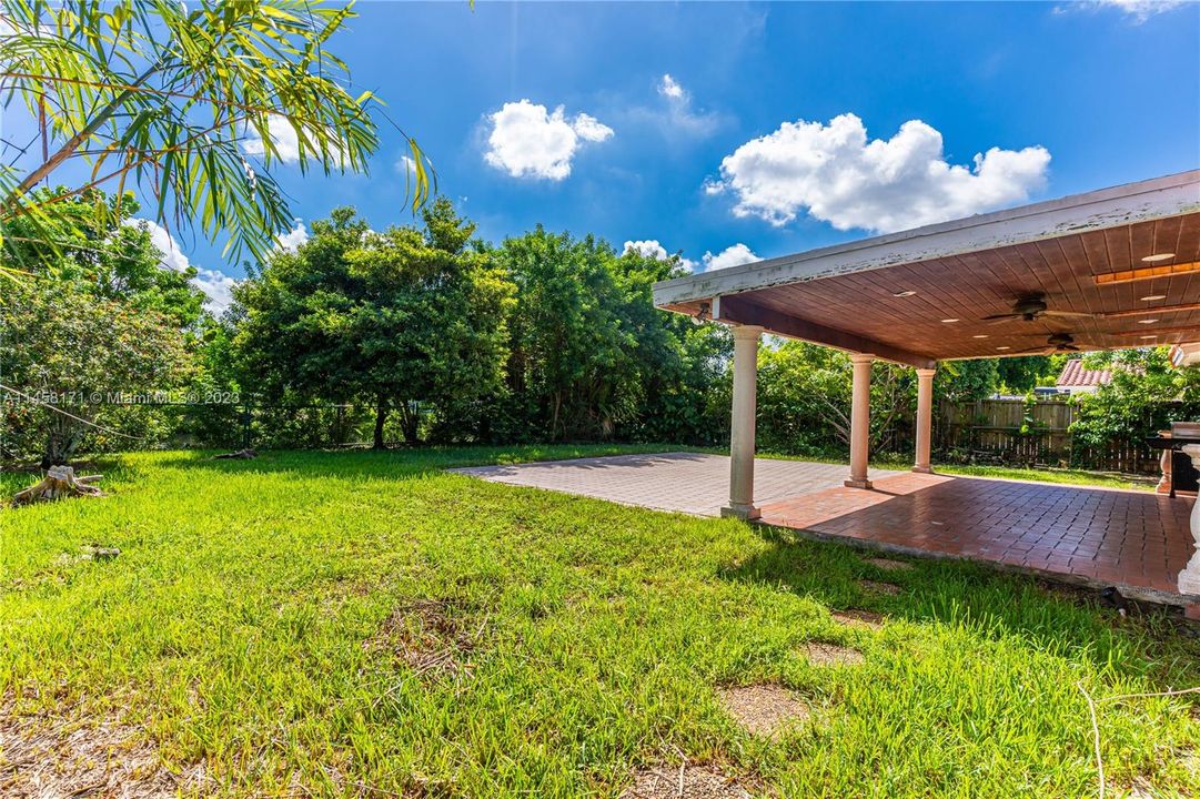 Recently Sold: $705,000 (4 beds, 2 baths, 2232 Square Feet)