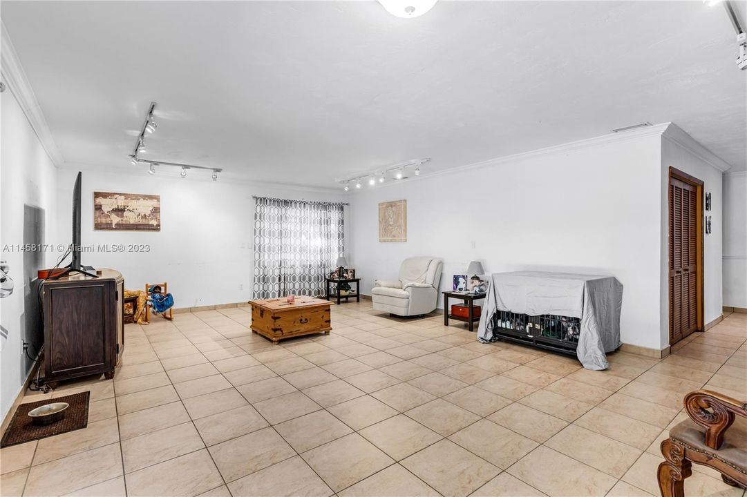 Recently Sold: $705,000 (4 beds, 2 baths, 2232 Square Feet)