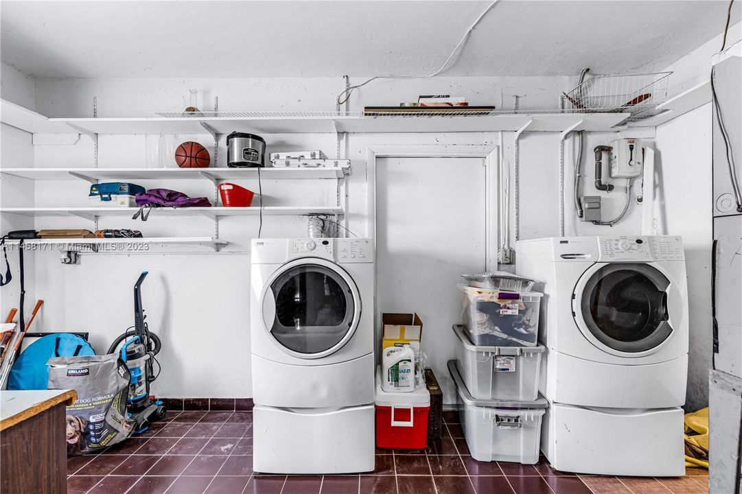 Recently Sold: $705,000 (4 beds, 2 baths, 2232 Square Feet)