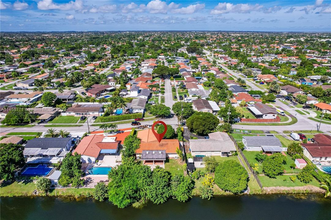 Recently Sold: $705,000 (4 beds, 2 baths, 2232 Square Feet)