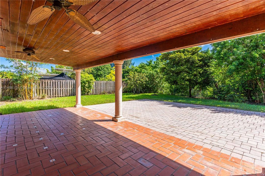 Recently Sold: $705,000 (4 beds, 2 baths, 2232 Square Feet)