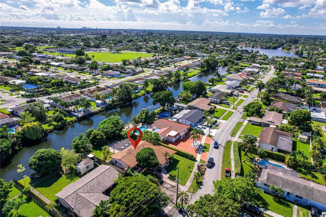 Recently Sold: $705,000 (4 beds, 2 baths, 2232 Square Feet)