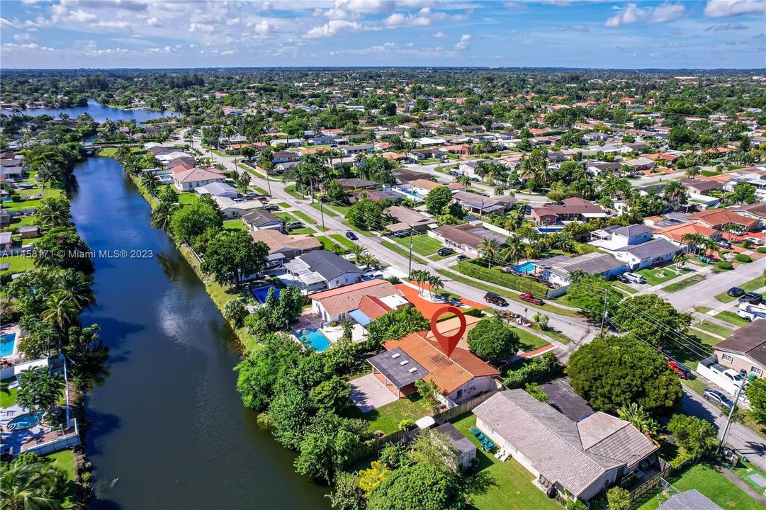 Recently Sold: $705,000 (4 beds, 2 baths, 2232 Square Feet)