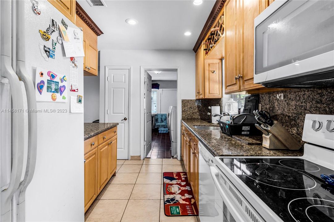 Recently Sold: $705,000 (4 beds, 2 baths, 2232 Square Feet)