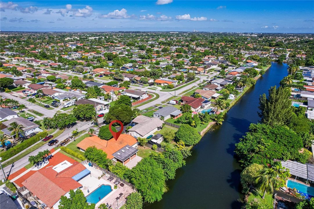 Recently Sold: $705,000 (4 beds, 2 baths, 2232 Square Feet)