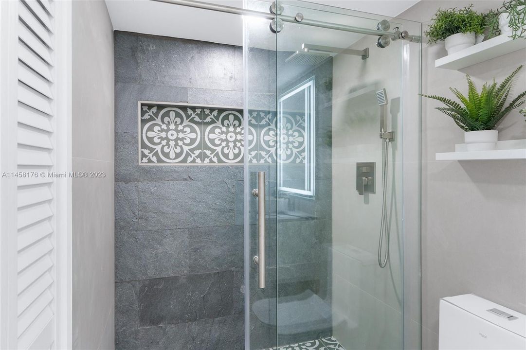 Недавно продано: $399,000 (2 спален, 2 ванн, 1216 Квадратных фут)