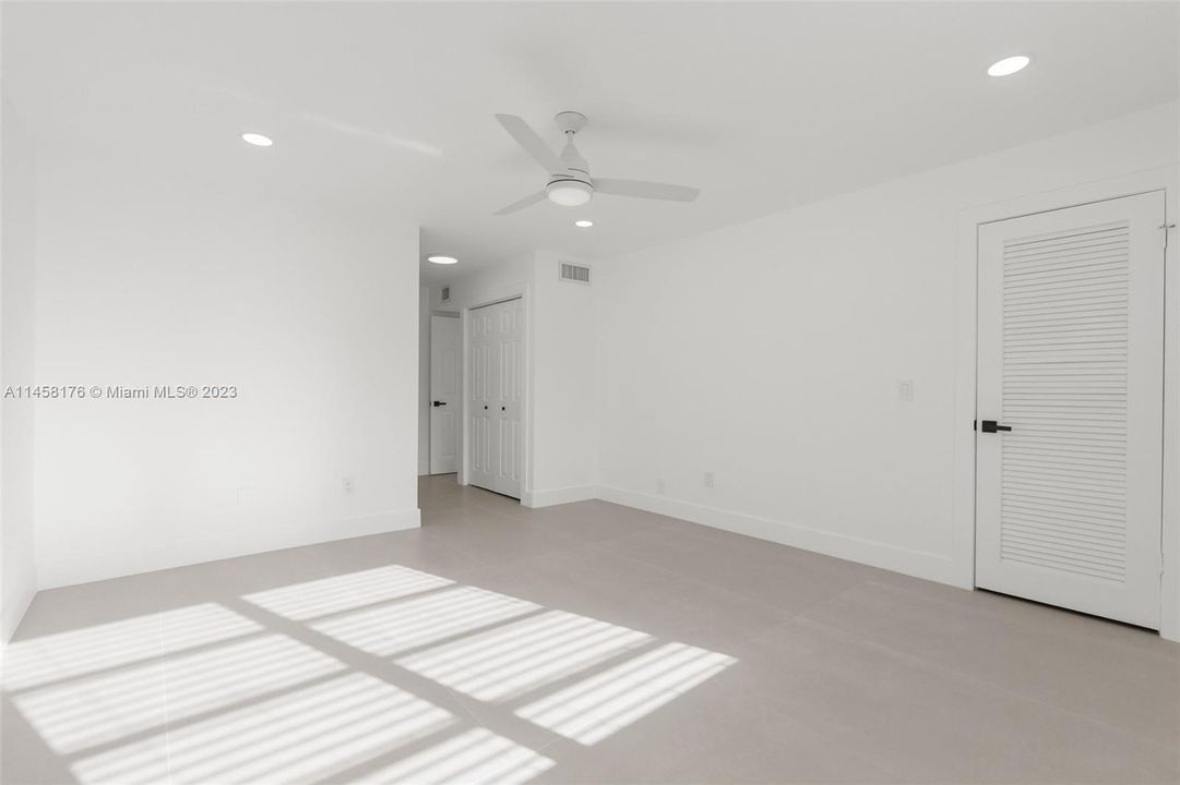 Недавно продано: $399,000 (2 спален, 2 ванн, 1216 Квадратных фут)