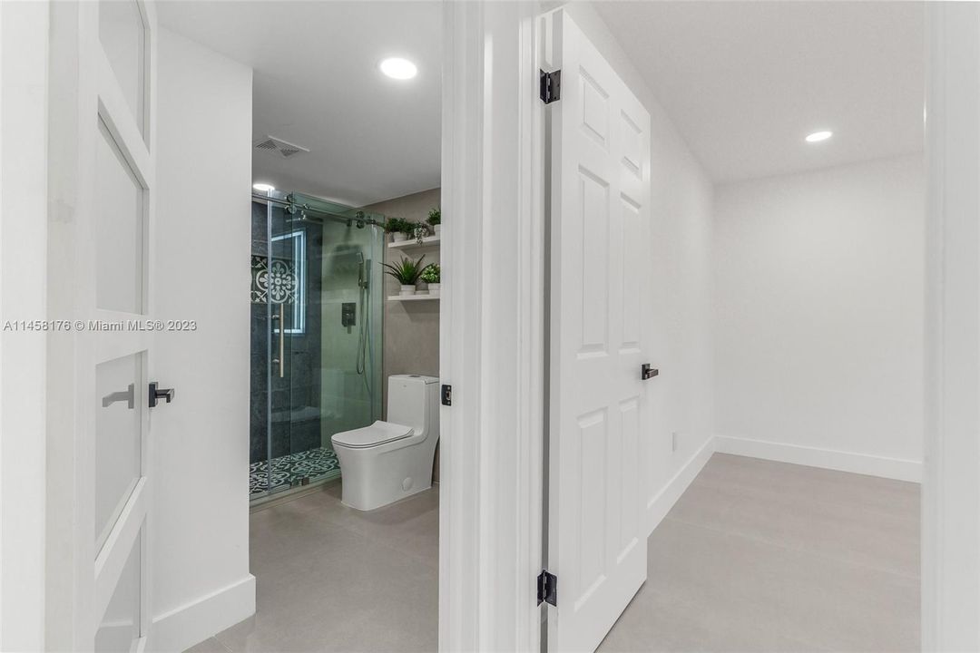 Недавно продано: $399,000 (2 спален, 2 ванн, 1216 Квадратных фут)