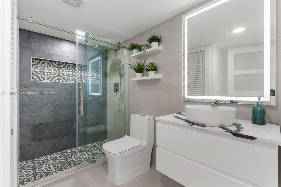 Недавно продано: $399,000 (2 спален, 2 ванн, 1216 Квадратных фут)