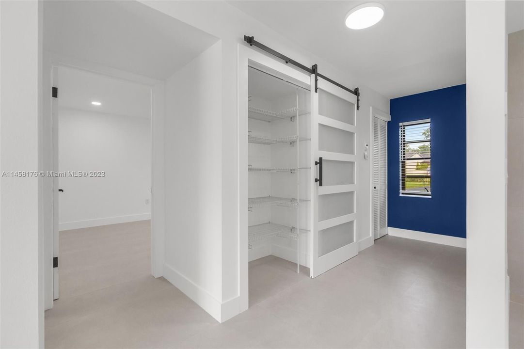 Недавно продано: $399,000 (2 спален, 2 ванн, 1216 Квадратных фут)