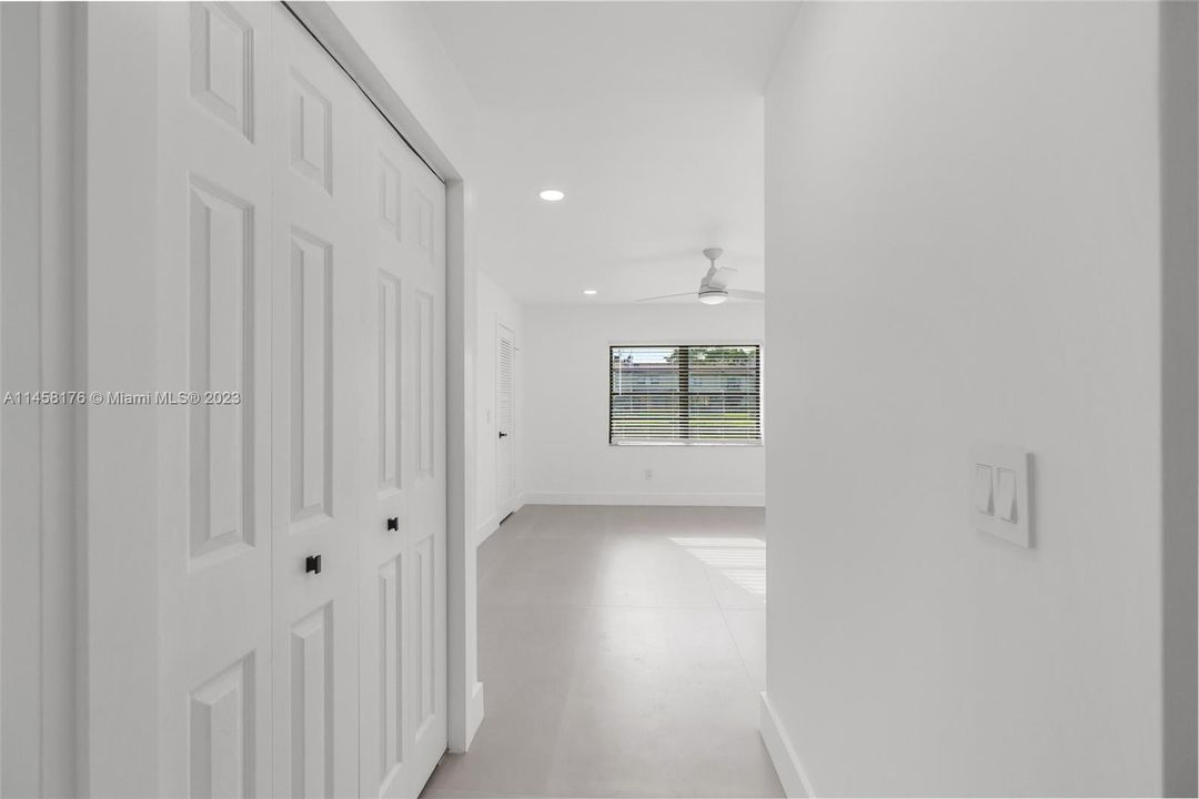 Недавно продано: $399,000 (2 спален, 2 ванн, 1216 Квадратных фут)