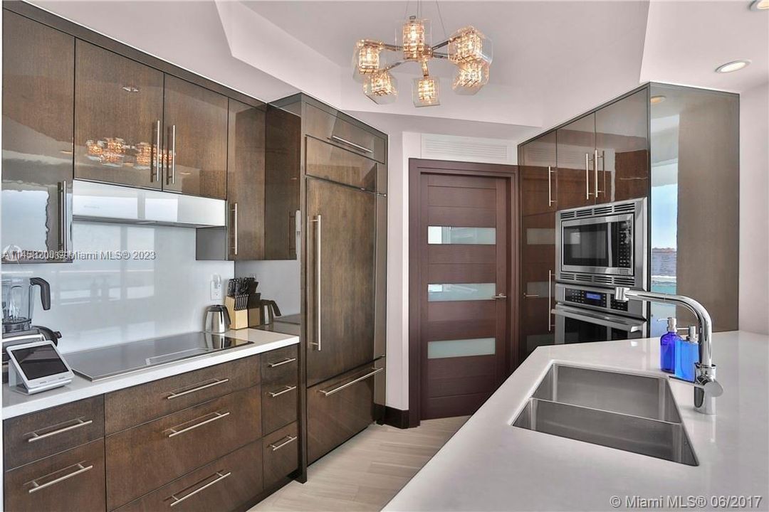 Недавно продано: $2,800,000 (2 спален, 2 ванн, 1407 Квадратных фут)