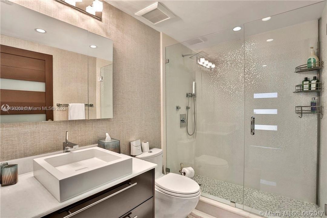 Недавно продано: $2,800,000 (2 спален, 2 ванн, 1407 Квадратных фут)