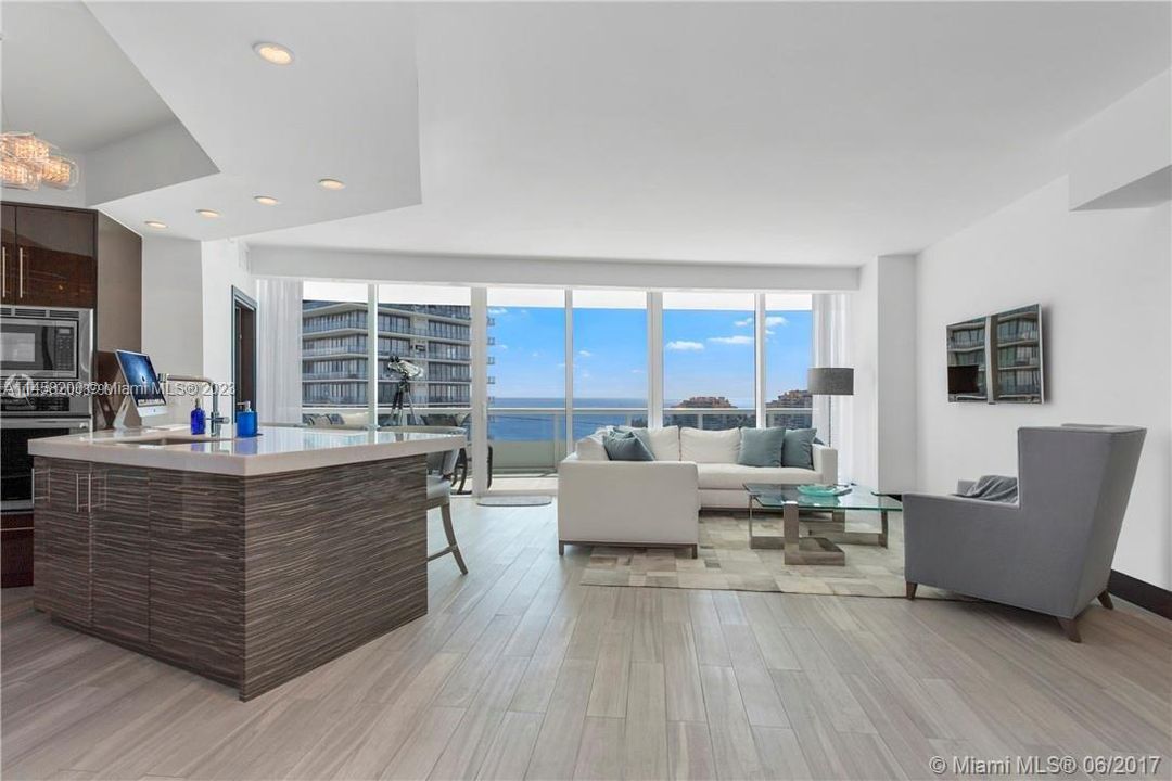 Недавно продано: $2,800,000 (2 спален, 2 ванн, 1407 Квадратных фут)