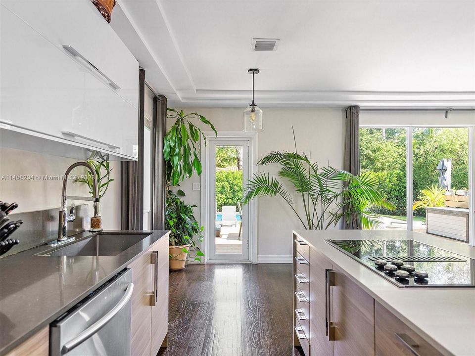 最近租的: $6,995 (3 贝兹, 2 浴室, 1912 平方英尺)