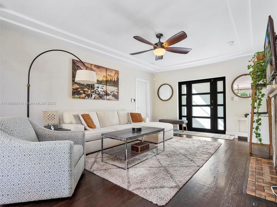 最近租的: $6,995 (3 贝兹, 2 浴室, 1912 平方英尺)