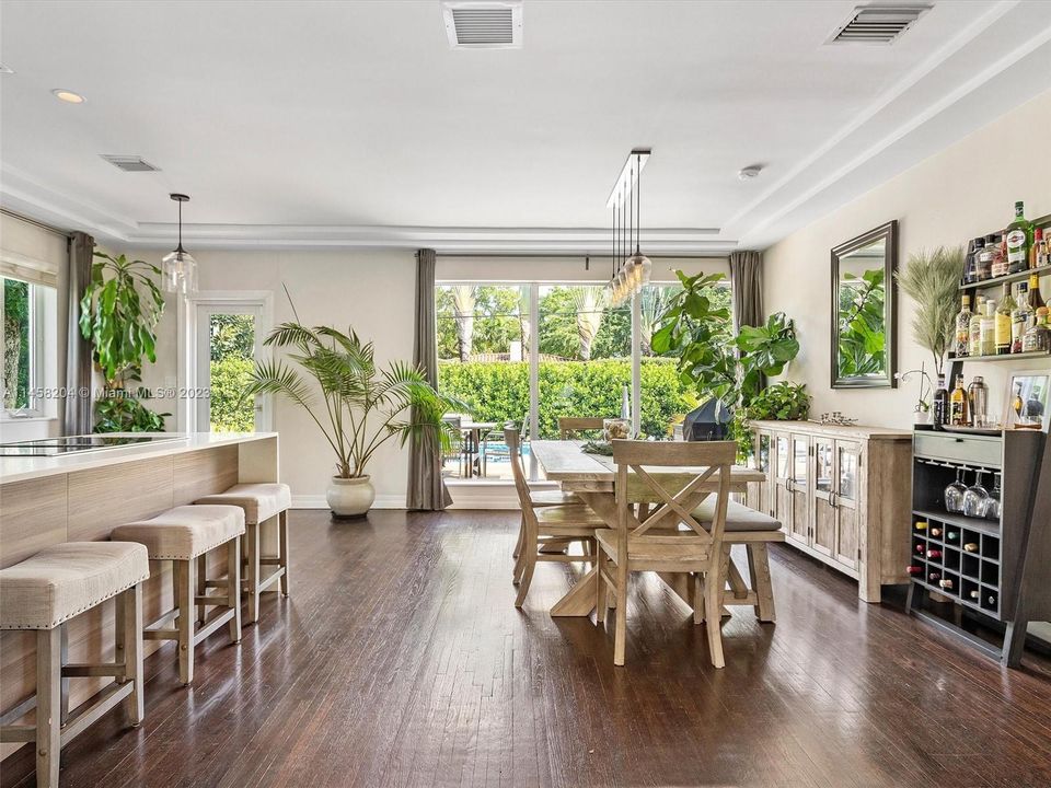 最近租的: $6,995 (3 贝兹, 2 浴室, 1912 平方英尺)