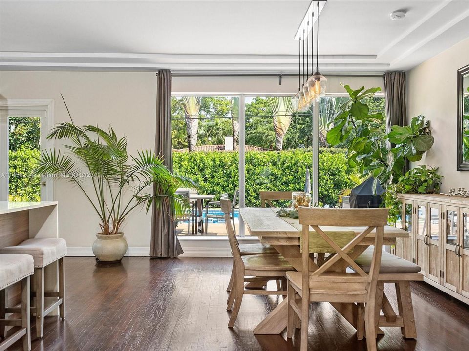 最近租的: $6,995 (3 贝兹, 2 浴室, 1912 平方英尺)