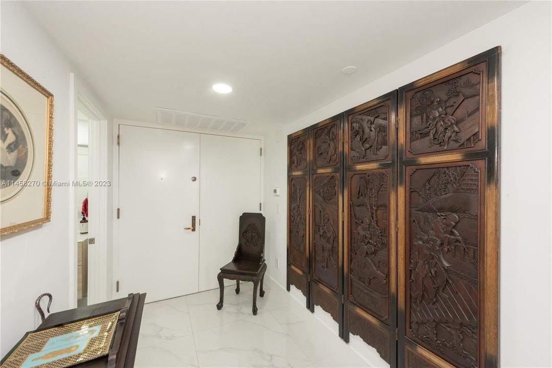 最近售出: $1,099,900 (3 贝兹, 2 浴室, 1690 平方英尺)