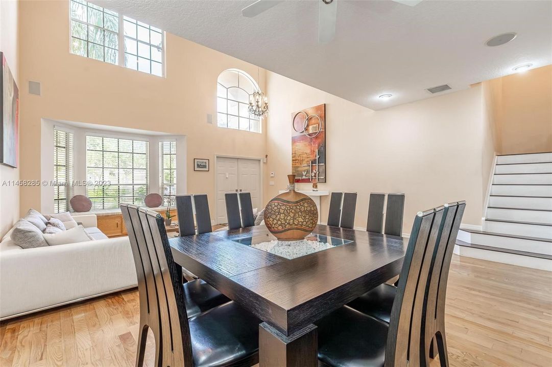 Recently Sold: $829,000 (4 beds, 3 baths, 2618 Square Feet)