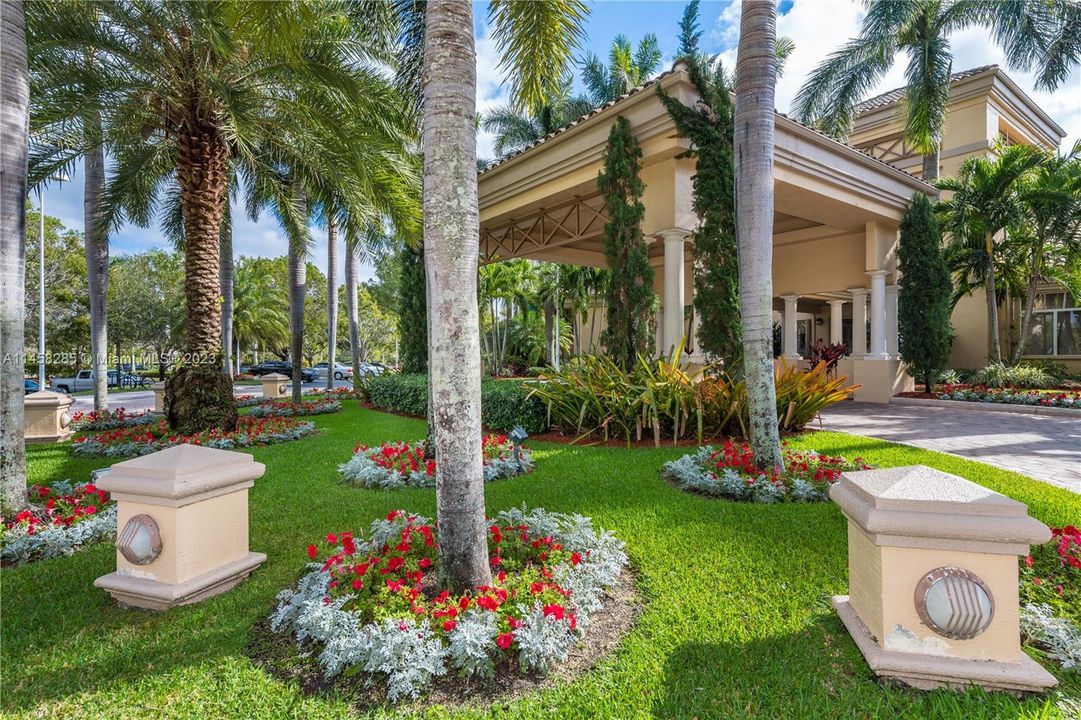 Recently Sold: $829,000 (4 beds, 3 baths, 2618 Square Feet)