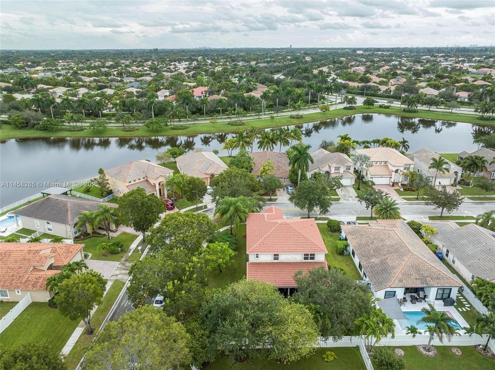 Recently Sold: $829,000 (4 beds, 3 baths, 2618 Square Feet)