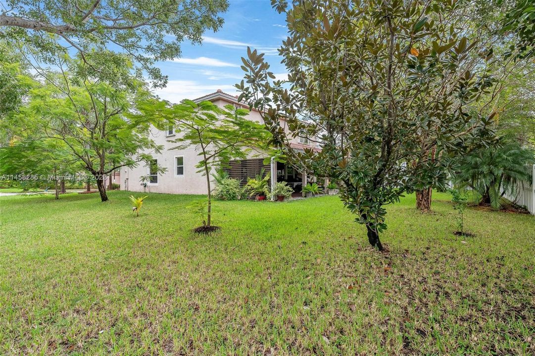 Recently Sold: $829,000 (4 beds, 3 baths, 2618 Square Feet)