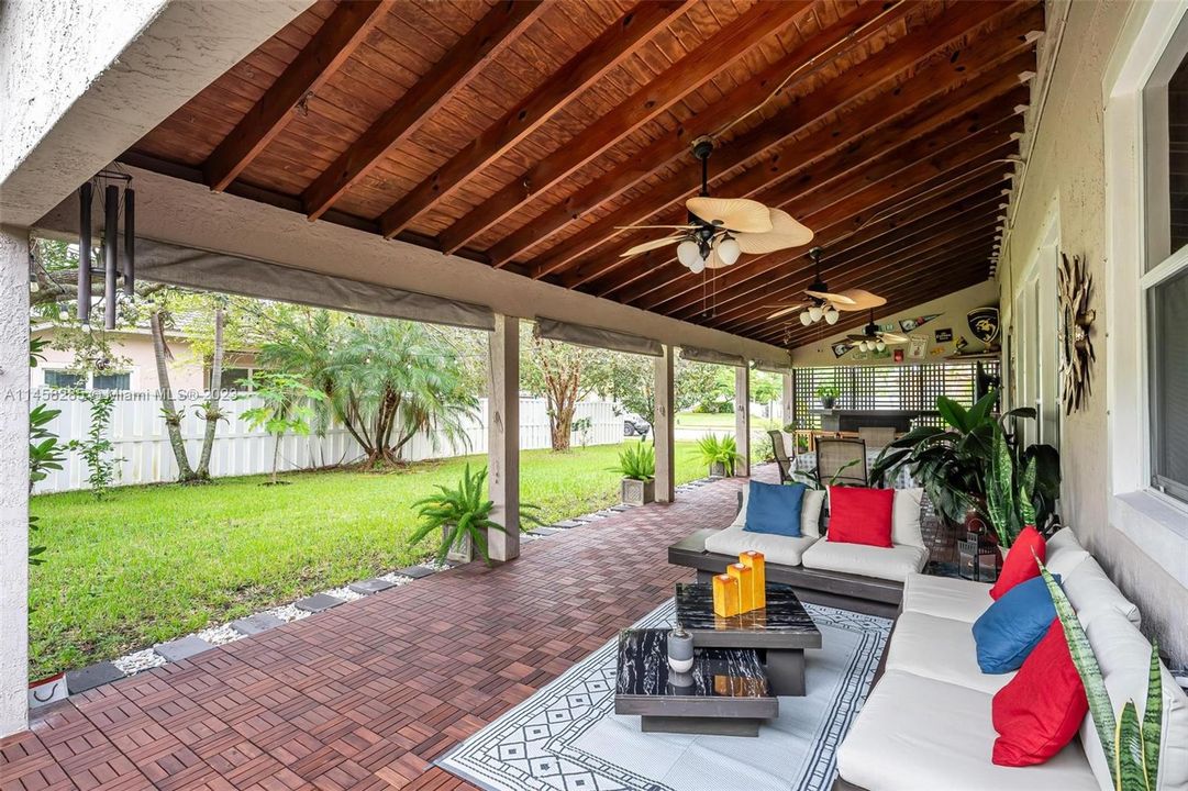 Recently Sold: $829,000 (4 beds, 3 baths, 2618 Square Feet)