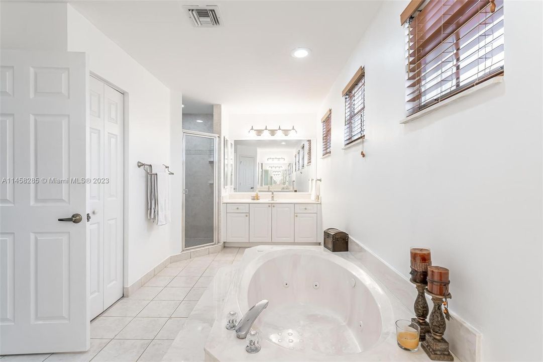 Recently Sold: $829,000 (4 beds, 3 baths, 2618 Square Feet)