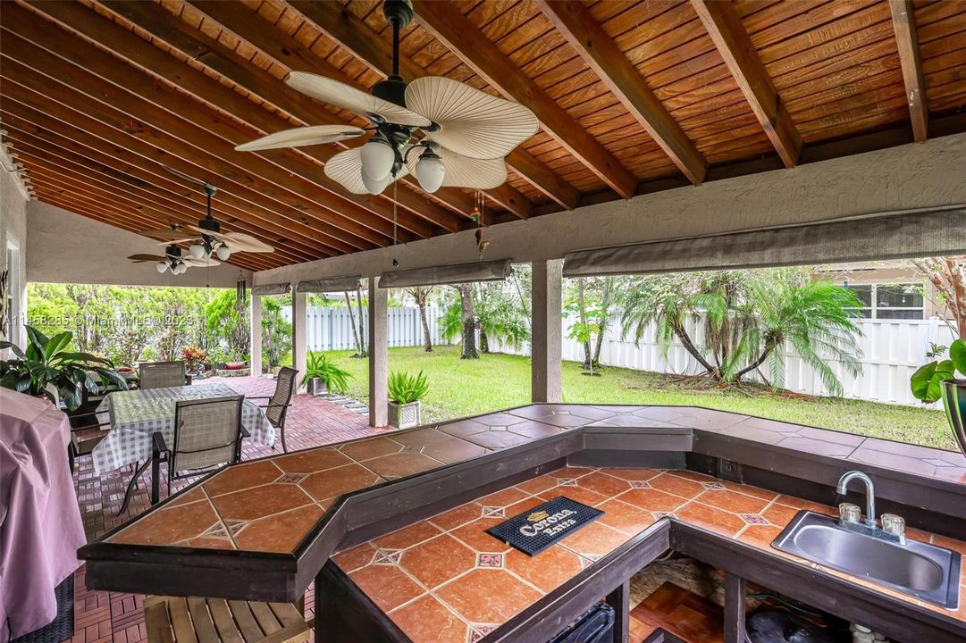 Recently Sold: $829,000 (4 beds, 3 baths, 2618 Square Feet)