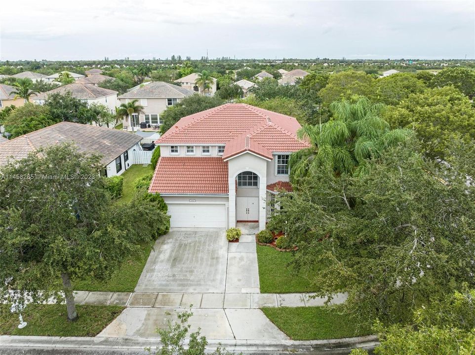 Recently Sold: $829,000 (4 beds, 3 baths, 2618 Square Feet)