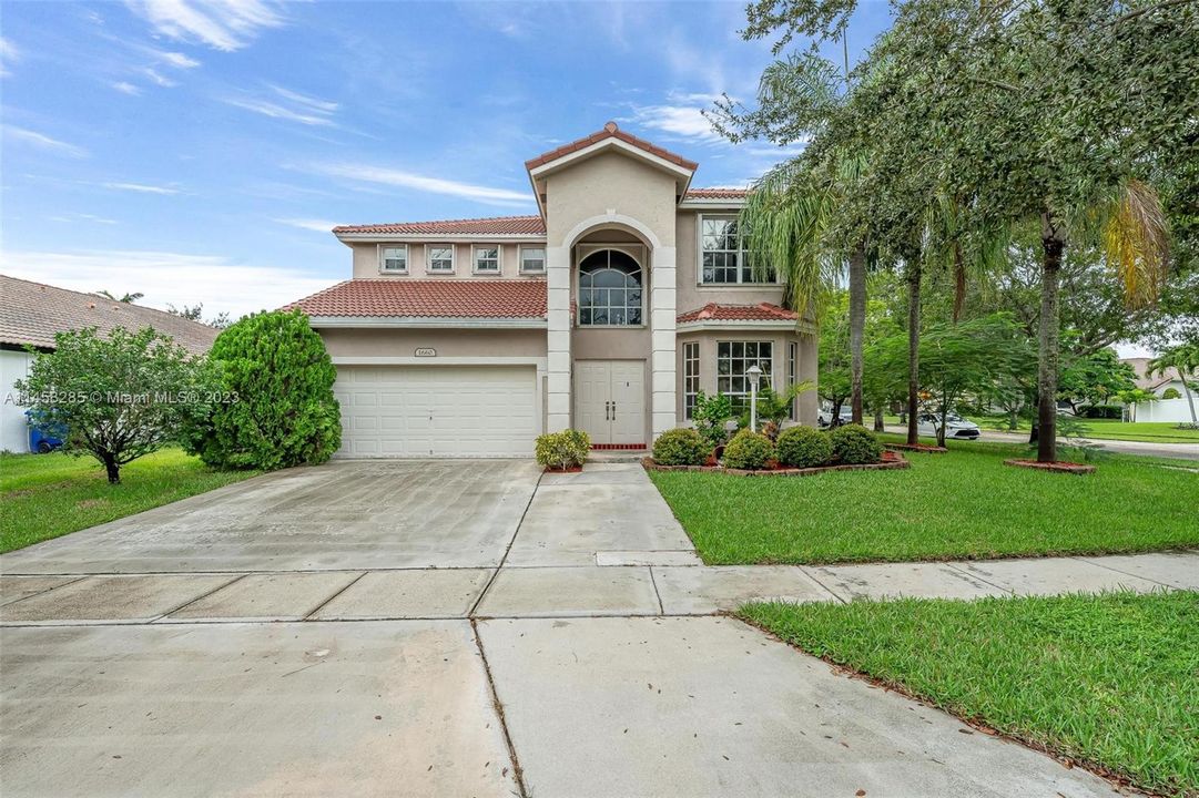 Recently Sold: $829,000 (4 beds, 3 baths, 2618 Square Feet)