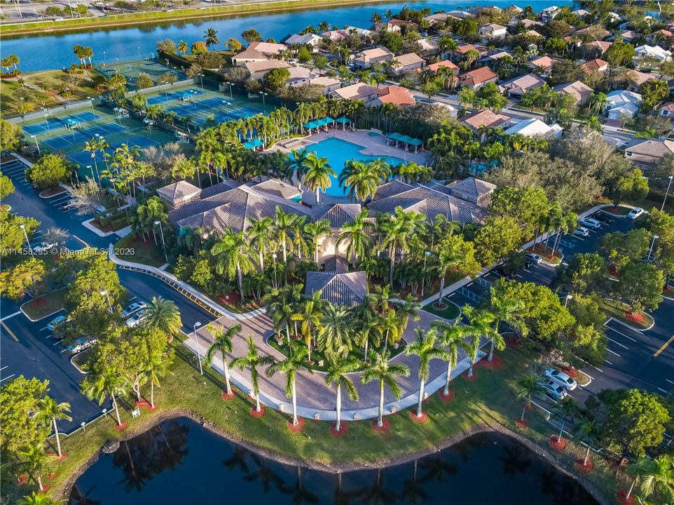 Recently Sold: $829,000 (4 beds, 3 baths, 2618 Square Feet)