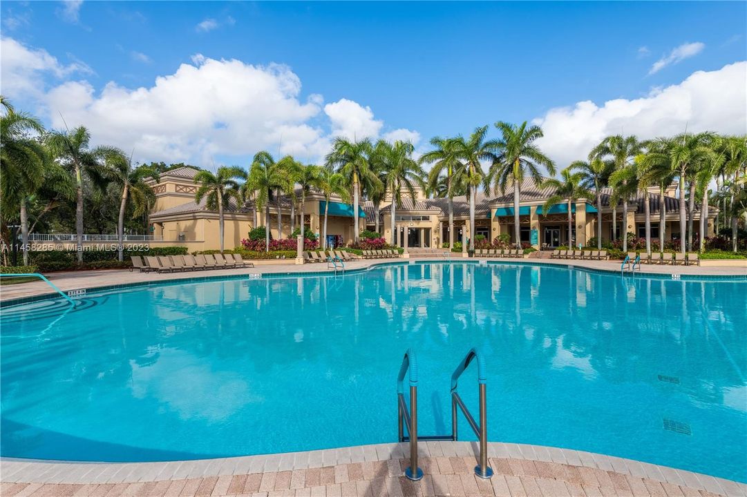 Recently Sold: $829,000 (4 beds, 3 baths, 2618 Square Feet)