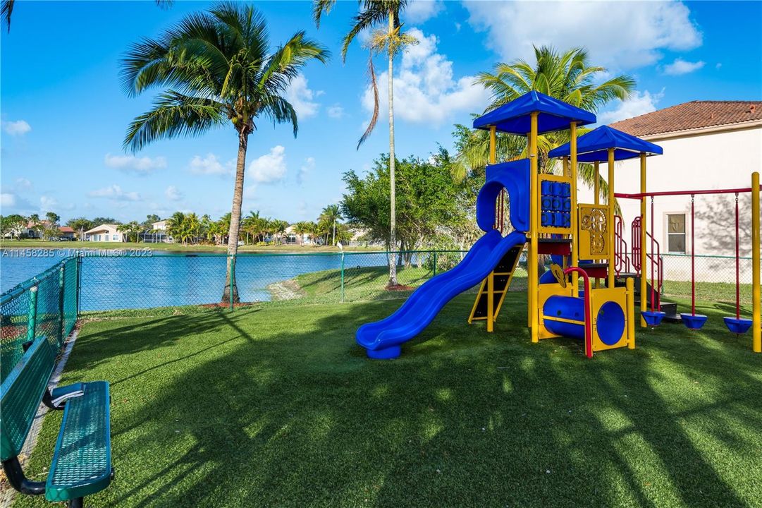 Recently Sold: $829,000 (4 beds, 3 baths, 2618 Square Feet)