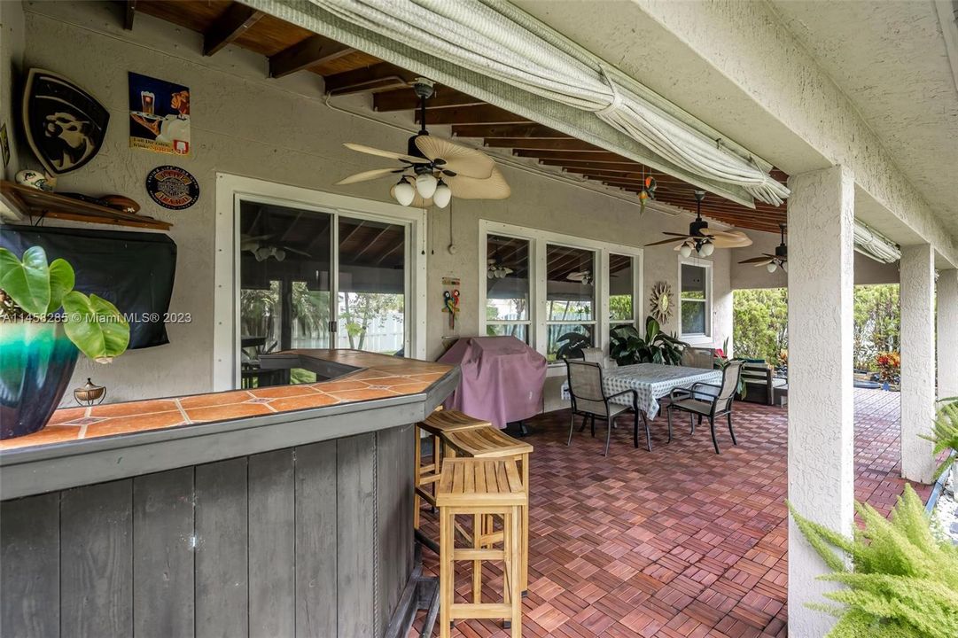 Recently Sold: $829,000 (4 beds, 3 baths, 2618 Square Feet)