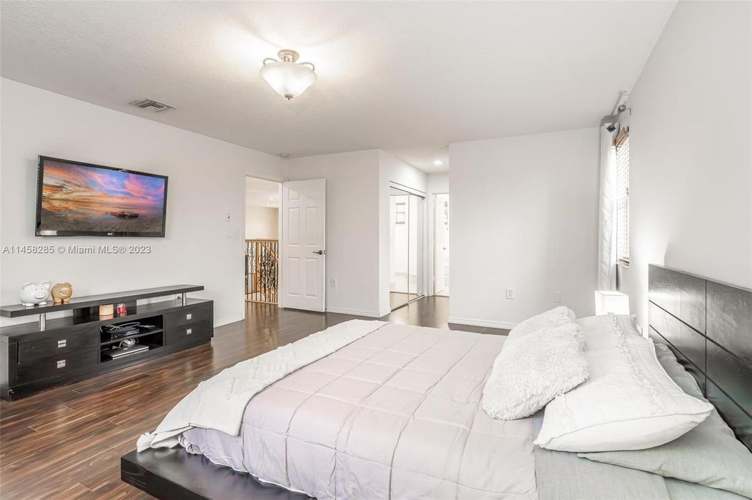 Recently Sold: $829,000 (4 beds, 3 baths, 2618 Square Feet)