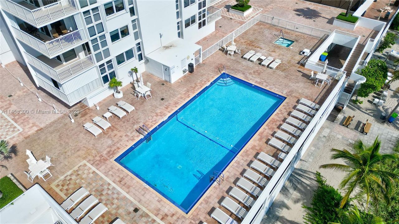 Recently Rented: $8,500 (2 beds, 2 baths, 1570 Square Feet)