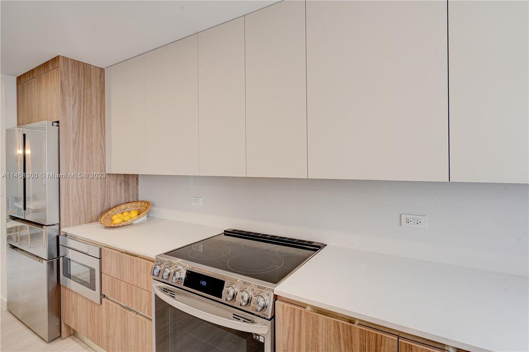 Recently Rented: $8,500 (2 beds, 2 baths, 1570 Square Feet)