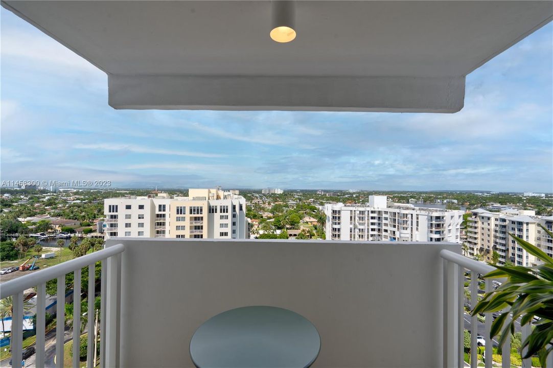 Recently Rented: $8,500 (2 beds, 2 baths, 1570 Square Feet)