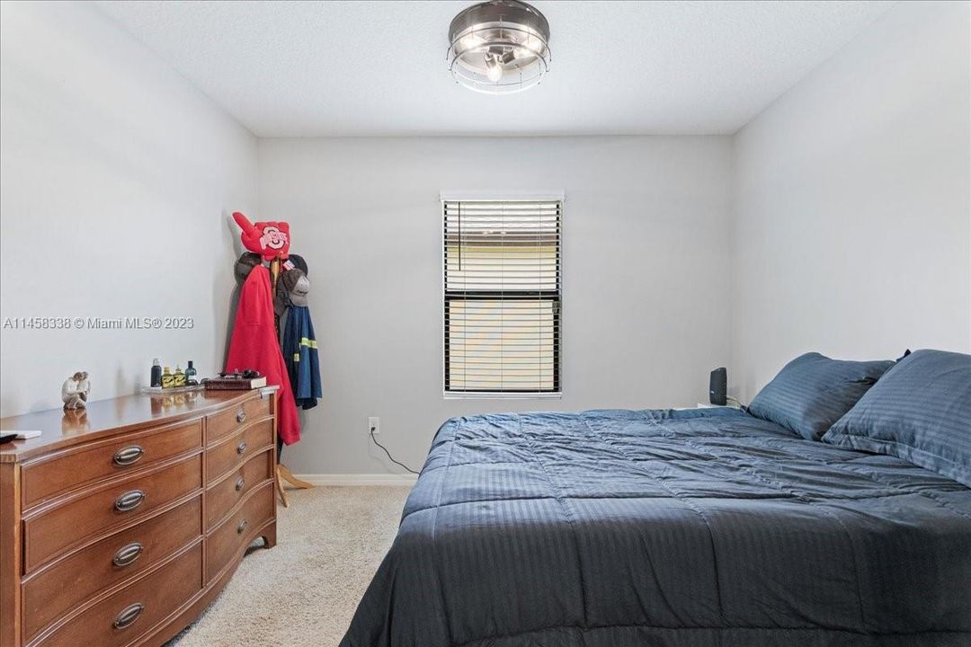 Recently Sold: $369,900 (4 beds, 2 baths, 1846 Square Feet)