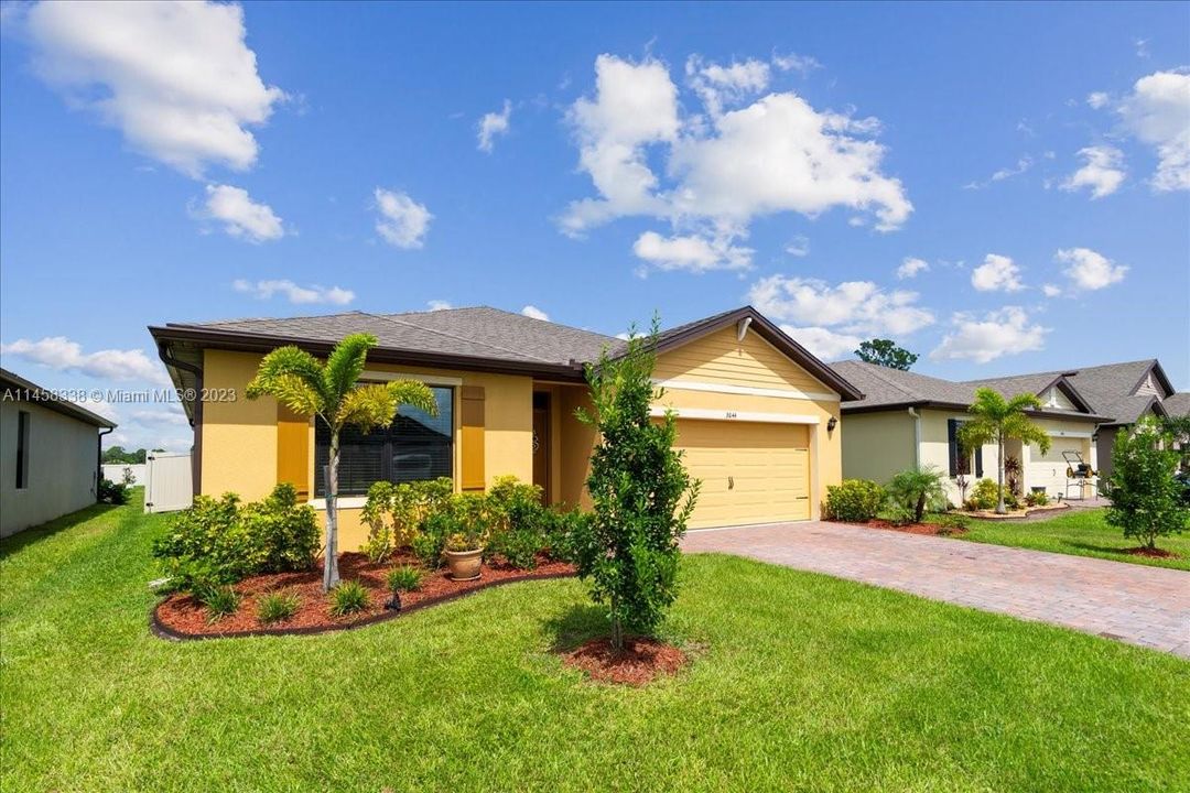 Recently Sold: $369,900 (4 beds, 2 baths, 1846 Square Feet)