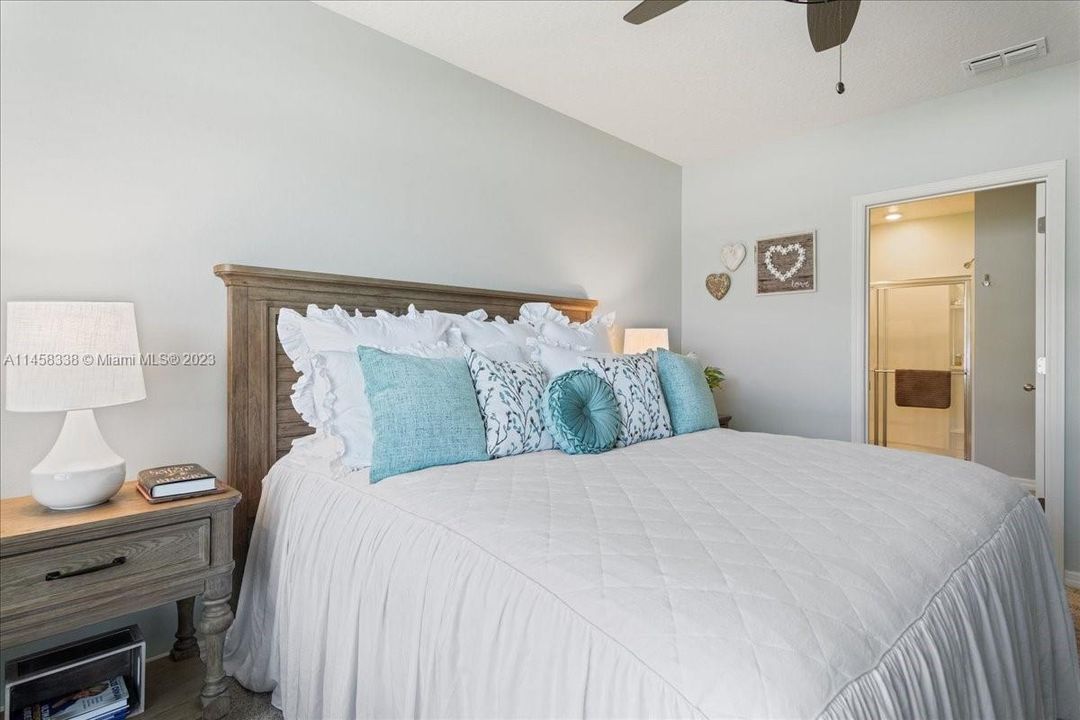 Recently Sold: $369,900 (4 beds, 2 baths, 1846 Square Feet)