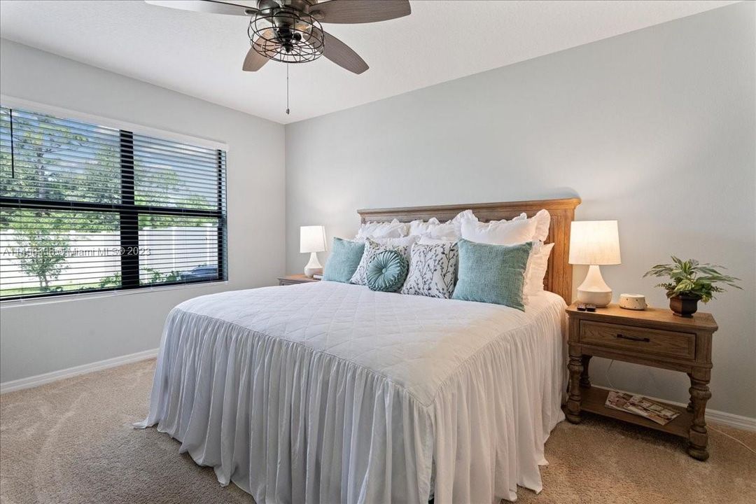 Recently Sold: $369,900 (4 beds, 2 baths, 1846 Square Feet)