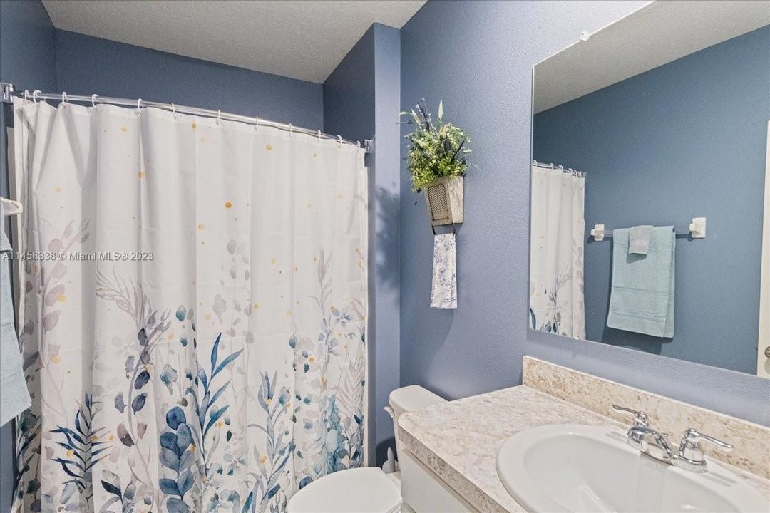 Recently Sold: $369,900 (4 beds, 2 baths, 1846 Square Feet)