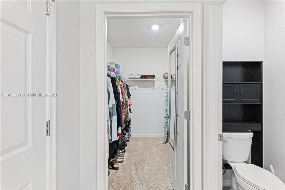 Recently Sold: $369,900 (4 beds, 2 baths, 1846 Square Feet)